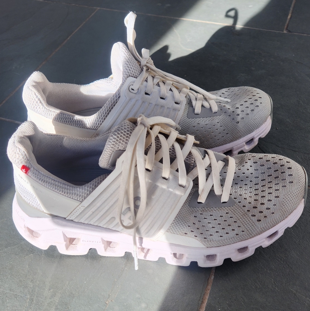 On Cloud White Running Shoes 5.5